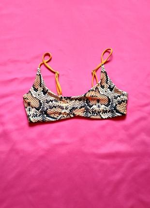 Верх від купальника в зміїний принт фірми zaful