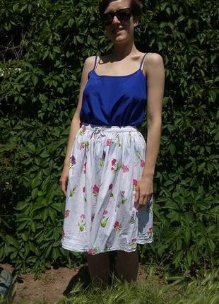 Белая юбка из хлопка с цветочным принтом5 фото