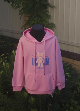 Модная кофта с капюшоном и карманами