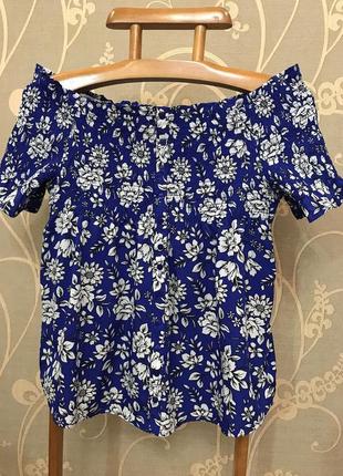 Очень красивая и стильная брендовая блузка в цветах 19.