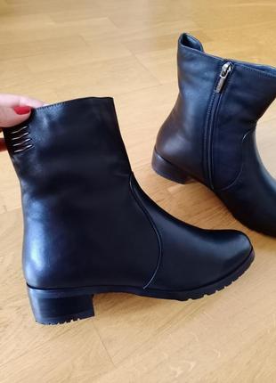 Полуботинки кожа. зима , натуральный мех.  размеры: 37, 40