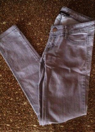 Крутые темно-серые джинсы1 фото