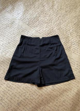 Классические черные короткие шорты с высокой талией pinup5 фото
