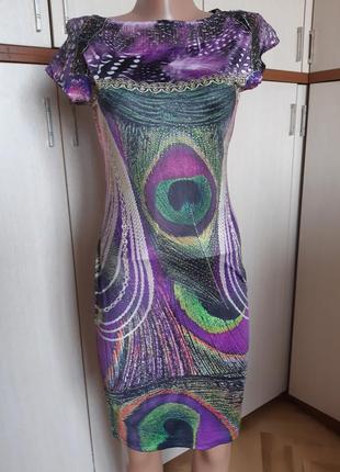 Яскраве облягаючу сукню 2