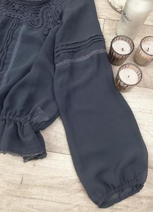 Фірмова мила шифонова блуза з рюшем і широкими рукавами new look3 фото