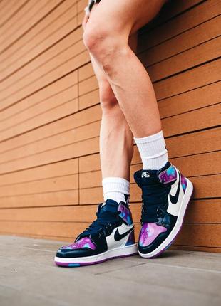 Nike air jordan 1 retro фиолетовые высокие женские лакированные кроссовки найк високі лаковані жіночі фіолетові кросівки тренд3 фото