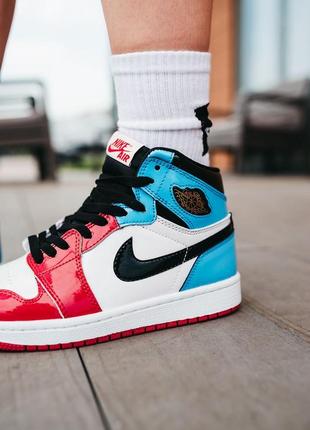 Nike air jordan 1 hi og fearless высокие лакированные женские кроссовки найк красные/синие жіночі високі кросівки червоні/сині4 фото