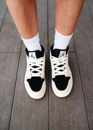 Nike air jordan 1 biege\black высокие бежевые женские кроссовки найк бежеві жіночі високі кросівки тренд5 фото