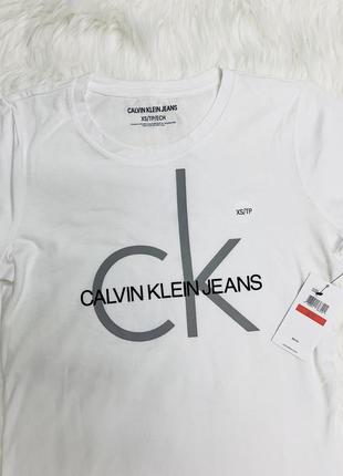 Calvin klein футболки оригинал4 фото