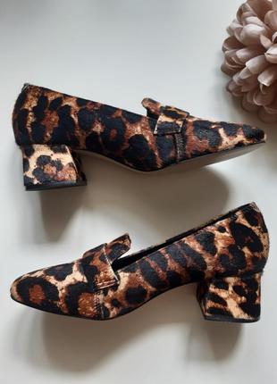 Шикарные туфли, лоферы на широком каблуке в леопардовый принт с эффект шкуры next2 фото