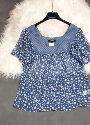 Милая голубая блуза