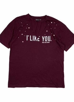 Отличная футболка оверсайз с декором по груди