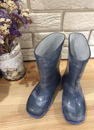 Продам резиновые детские сапоги demar