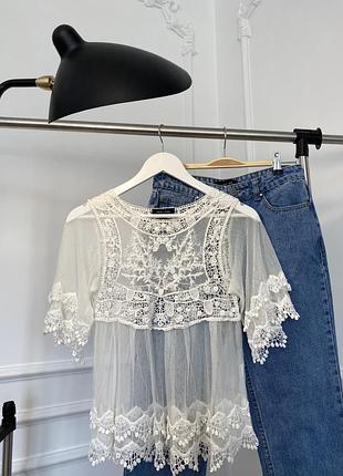 Летняя блузка-сеточка с ажурной вышивкой