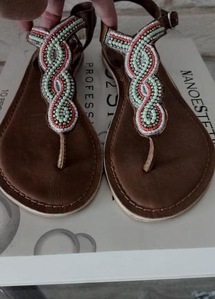 Красиві босоніжки на низькому ходу 4/37