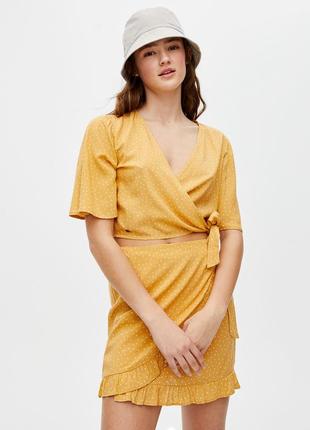 Блуза топ жовта в горох на запах pull & bear