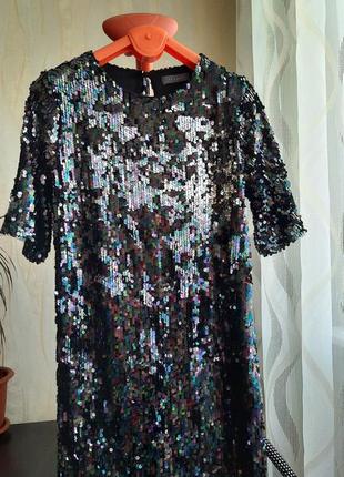 Платье в пайетках