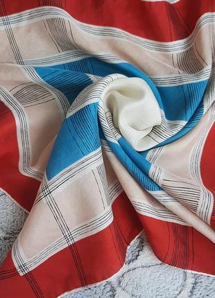 Небольшой шёлковый платок