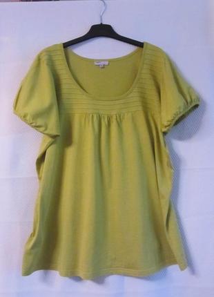 Красива футболка