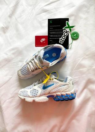 Чоловічі кросівки stussy nike air zoom spiridon caged 2 white university blue,стусси найк аїр зум спиридон кагед білий з синім шнурівка3 фото