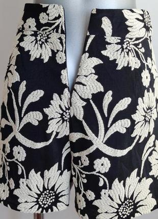 Костюм zara жакет і спідниця-шорти з принтом білих квітів5 фото