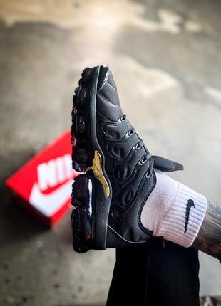 Мужские кроссовки nike air vapor max plus black gold,кроссовки найк аир вапор макс плюс чёрный с золотым демисезон3 фото