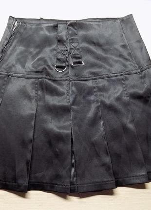 Юбка плотная атласная черная фирменная tally weijl на 7-9 лет3 фото