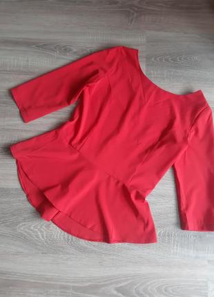 Блуза з баскою червона жіноча