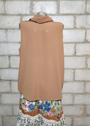 Карамельная стильная блуза с хомутом и погончиками4 фото