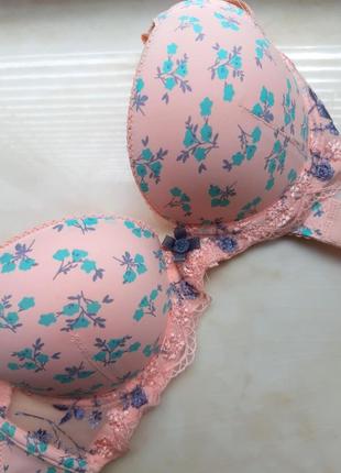 Ліфчик з пушапом