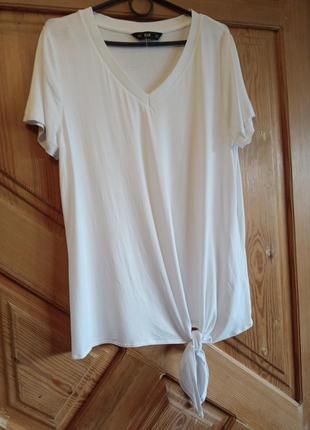 Красивая футболка с завязками