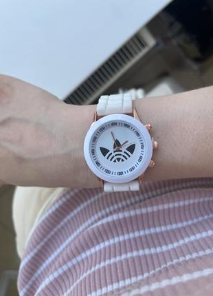 Годинники білі годинник жіночий