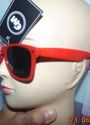 Новие стильние фирменние солнцезащитние окуляри .унісекс7 фото