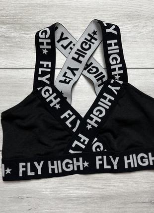 Чёрный топ с широкой резинкой и брителями