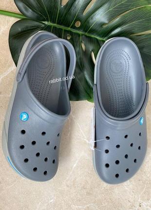 Крокс крокбэнд клог серые crocs crocband ii clog charcoal/light grey8 фото