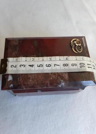 Шикарная шкатулка из яшмы. винтаж.