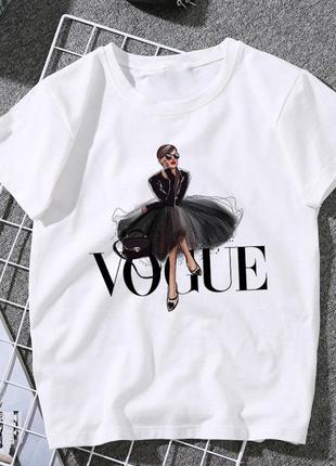 Футболка с рисунком vogue