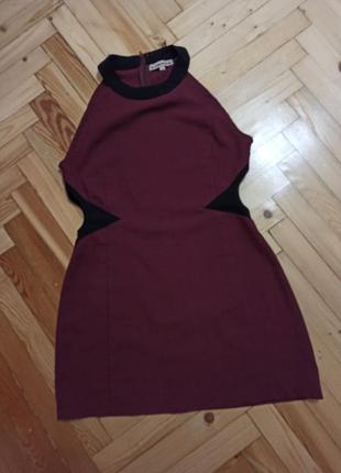 Платье с открытыми боками glamorous