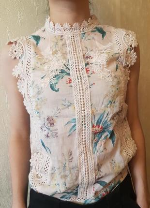 Вінтажна блузочка з красивою вишивкою, мереживом із тоненького котону.