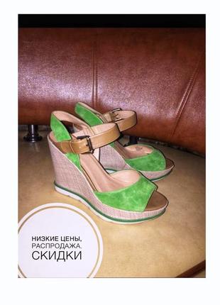 Босоніжки на танкетці2 фото