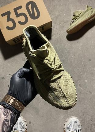 Жіночі кросівки adidas yeezy boost 350 sulfur,кросівки адідас ізі буст 350 сірка зелений не висока платформа2 фото