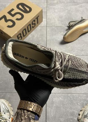 Жіночі кросівки adidas yeezy boost 350 v2 zyon,кросівки адідас ізі буст 350 бежевий з сірим не висока платформа2 фото