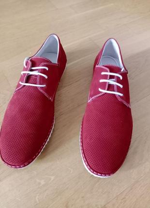 Червоні замшеві мокасини на шнурках1 фото