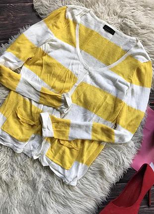 Легка кофта на гудзиках річна