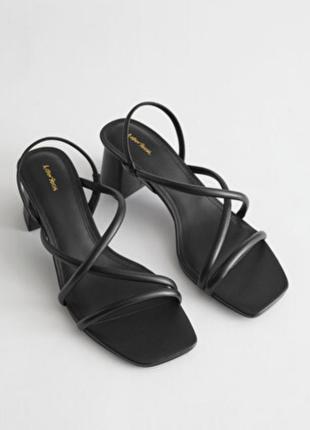 Кожаные босоножки