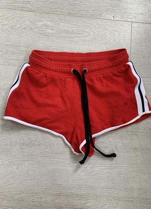 Короткие красные шорты, шортики размер s