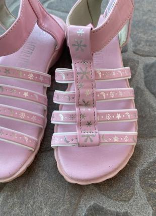 Босоніжки для дівчинки