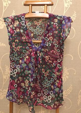 Очень красивая и стильная брендовая блузка в цветочках..шёлк/коттон 19.