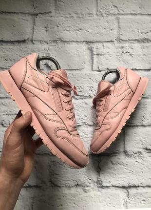 Яскраві кросівки reebok classic