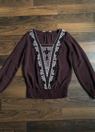Бордова блузка в стилі бохо